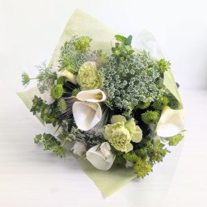 箱を開けた瞬間の、鮮烈な香り｜結婚記念日に花束を贈った話