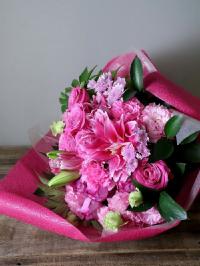 【記念日におすすめ】華やかな濃ピンク系「ルージュ」花束L