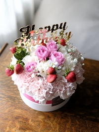 【お誕生日におすすめ】お花のケーキ「BIrthday（バースデイ）」