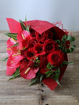【きれいな真紅が人気】還暦祝いの花束「スカーレット」S