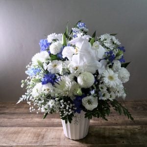 大学同級生の三回忌法要に合わせての供花をお願いしました。