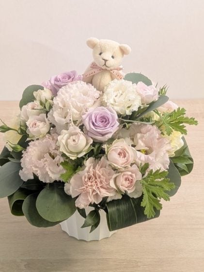 ワンちゃんへ。いくつか供花を頂いた中でダントツの素敵なアレンジメントだったと、大変喜んでいらっしゃいました。