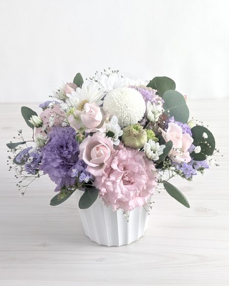 【五十日祭・神道のお供え花】紫ベースのアレンジメントをお届けしました